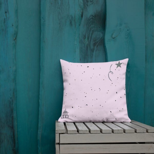 Coussin islamique premium enfant personnalisé – 1 an de plus couleur rose (insert inclus) – Image 5